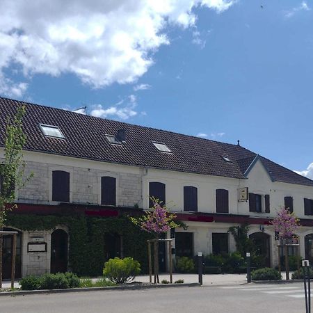 Auberge D'Ici Et D'Ailleurs Cressensac-Sarrazac Εξωτερικό φωτογραφία